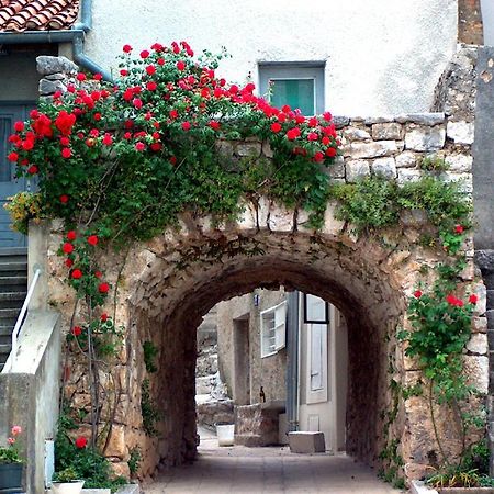 Hotel Adriatic Omišalj المظهر الخارجي الصورة